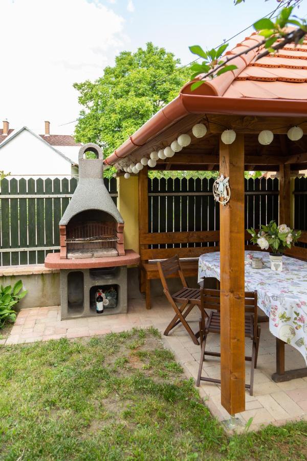 Vanilia Apartman Eger Ngoại thất bức ảnh
