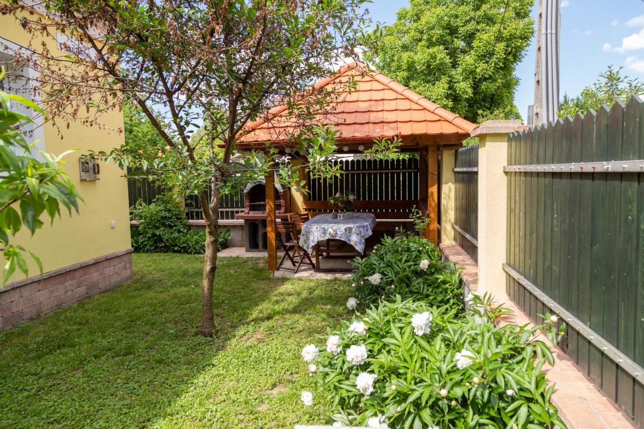 Vanilia Apartman Eger Ngoại thất bức ảnh